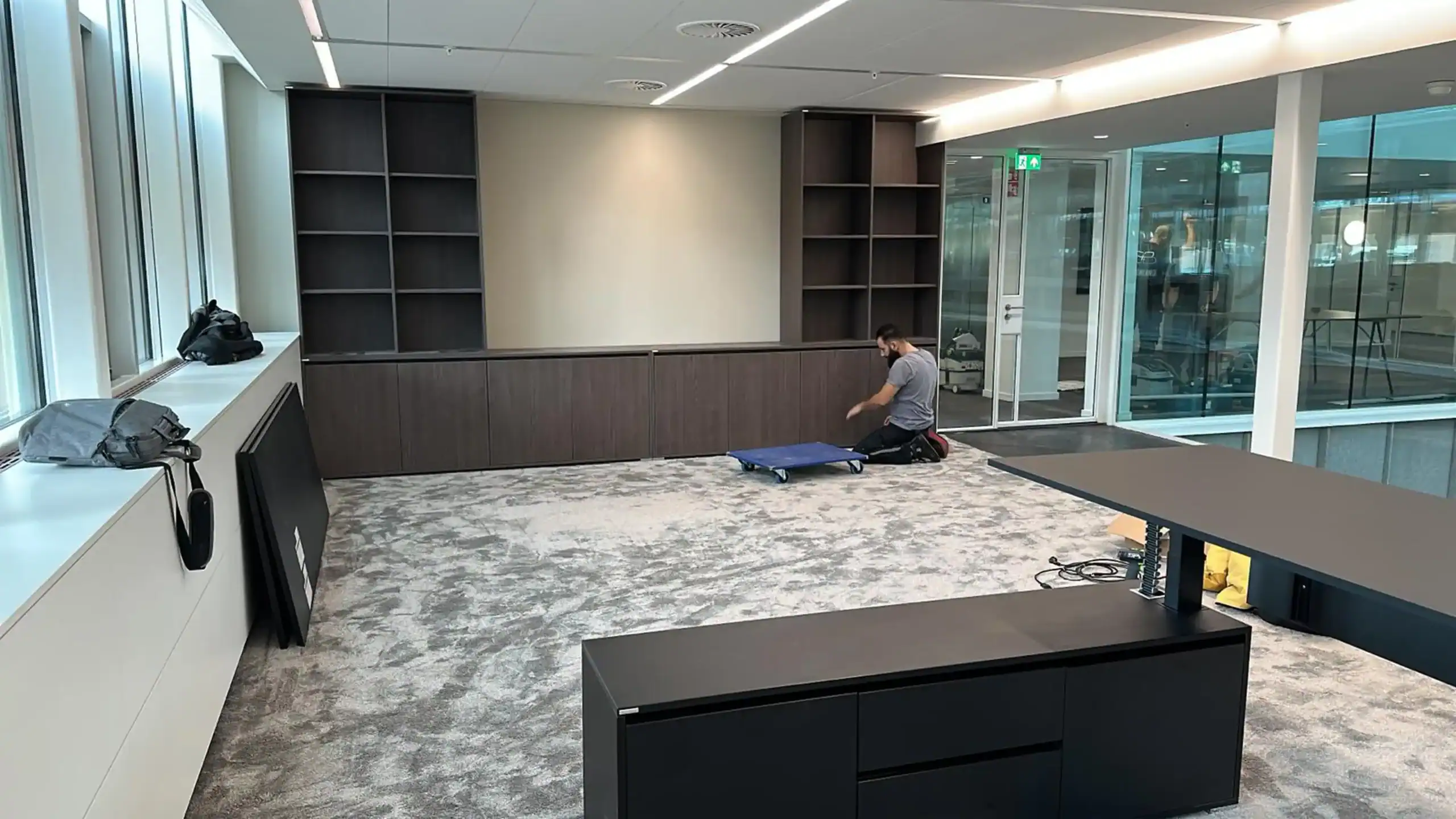 Kantoor afbouw Rotterdam met kantoormeubilair