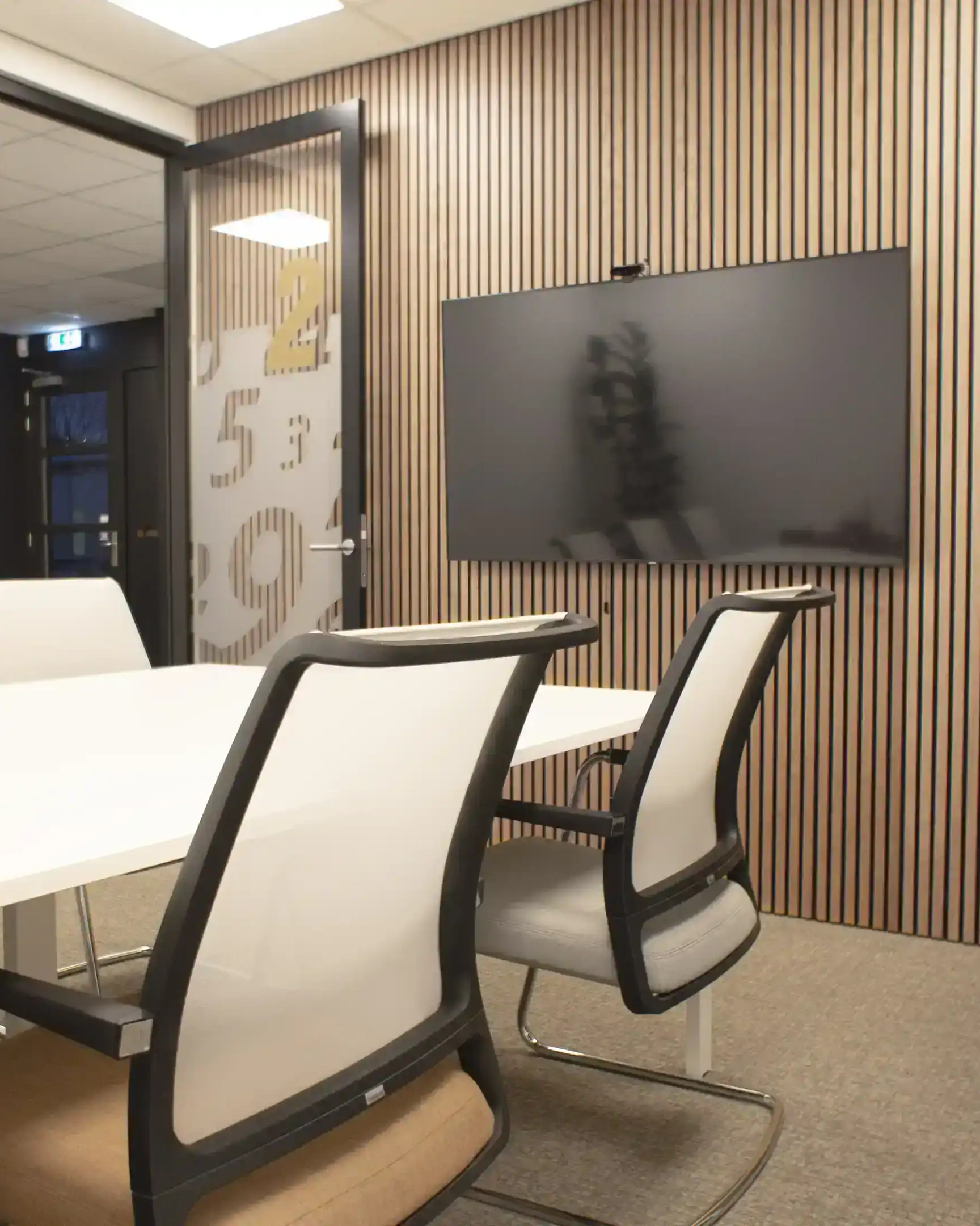 Kantoor inrichting Delft vergaderruimte